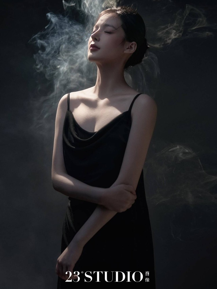 Lighting In Photography Studio - เสื้อผ้าถ่ายภาพสไตล์เกาหลีใหม่ปี 2026 ให้ความรู้สึกหรูหรา น้ำหนักเบา เหมาะสำหรับถ่ายภาพบุคคล ถ่ายภาพอารมณ์สาวๆ